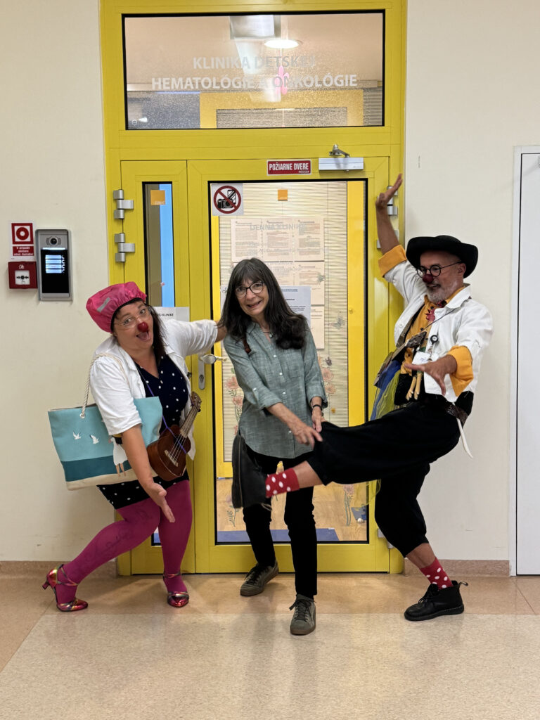 Laura Fernandez and 2 clowns from Cerveny Nos, Slovakia